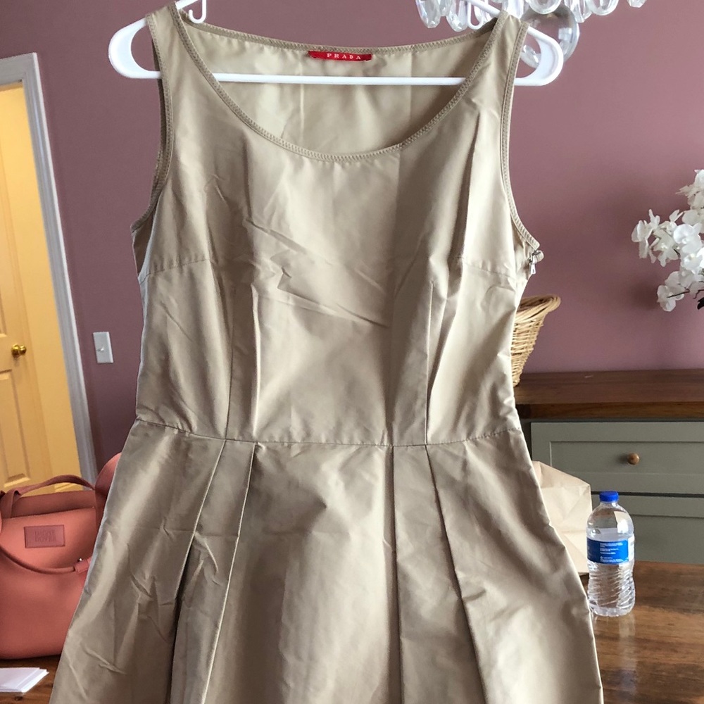 Prada dress in impeccable condition - beige -